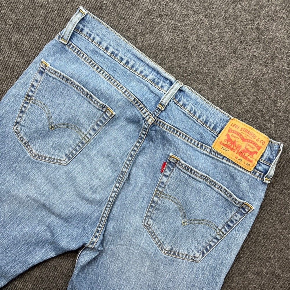 Levi's 505 Jeans Mens 35x30 Medium Wash Blue Denim Straight Leg Regular Fit